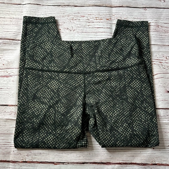 Lululemon  Wunder Under HR Tight 25" Luxtreme in Reptilia Jacquard Green Sz 14 - Picture 4 of 9